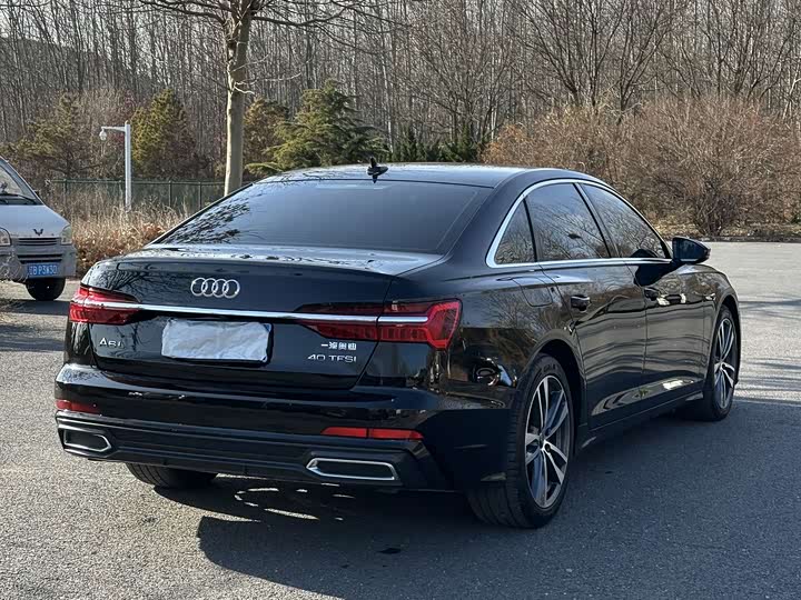 Фото 2 - Audi A6L