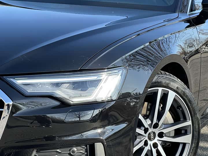 Фото 4 - Audi A6L