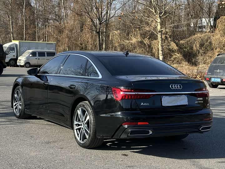 Фото 5 - Audi A6L