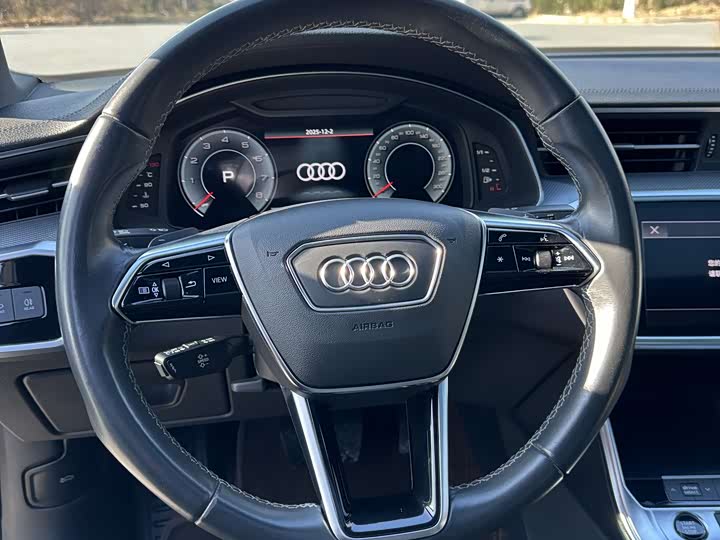 Фото 9 - Audi A6L