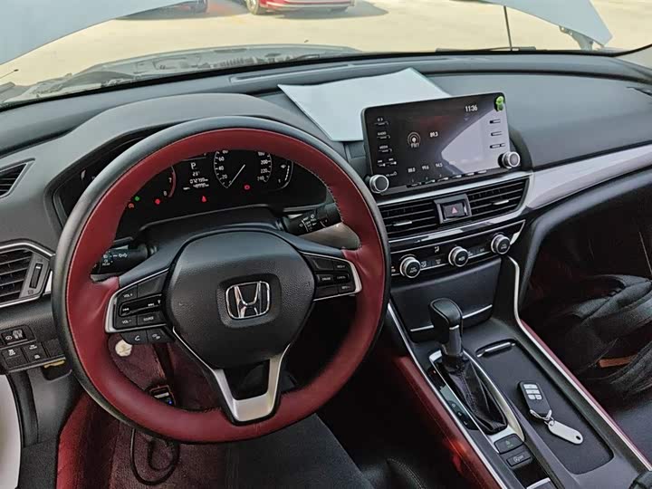 Фото 10 - Honda Inspire