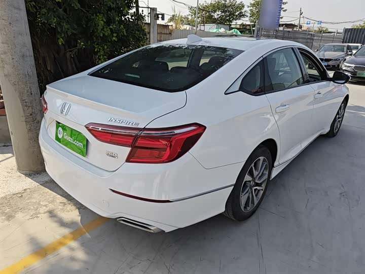 Фото 7 - Honda Inspire