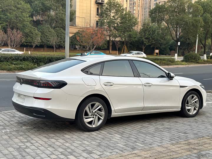 Фото 12 - Volkswagen Lamando L