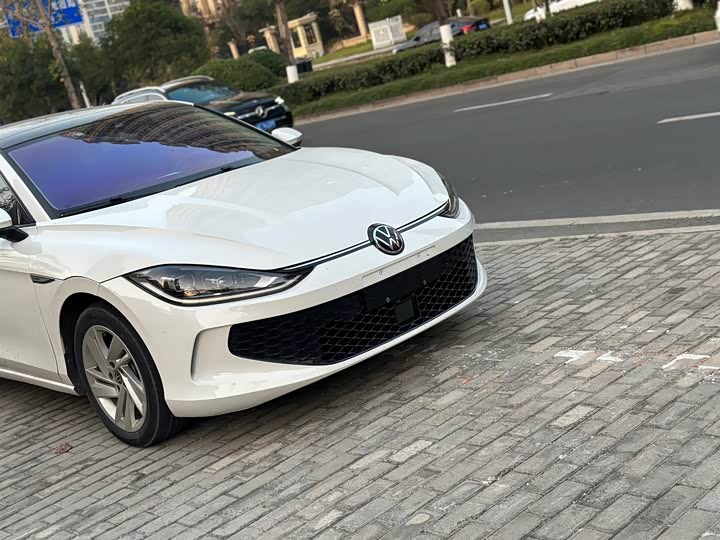 Фото 17 - Volkswagen Lamando L