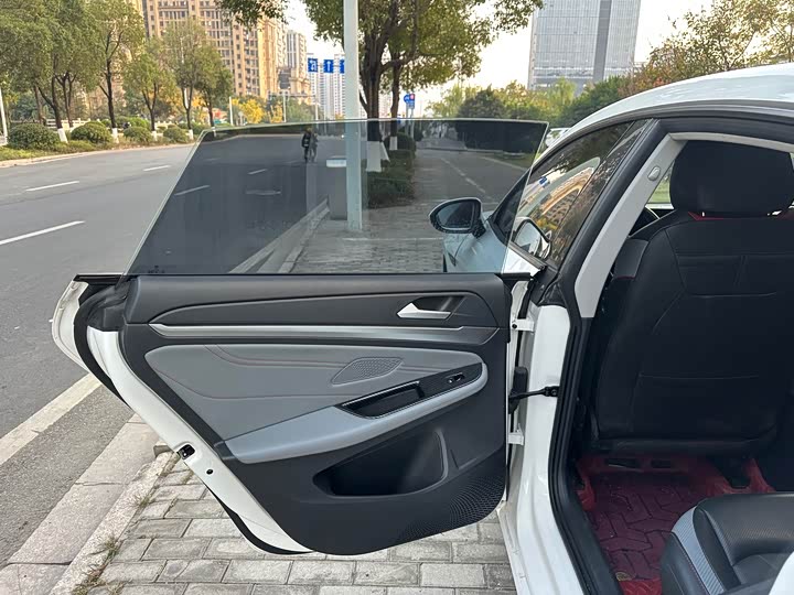 Фото 9 - Volkswagen Lamando L