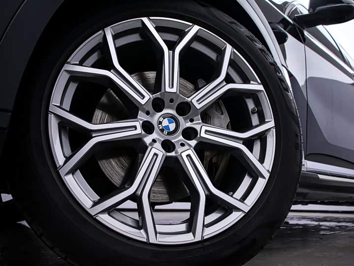 Фото 16 - BMW X7