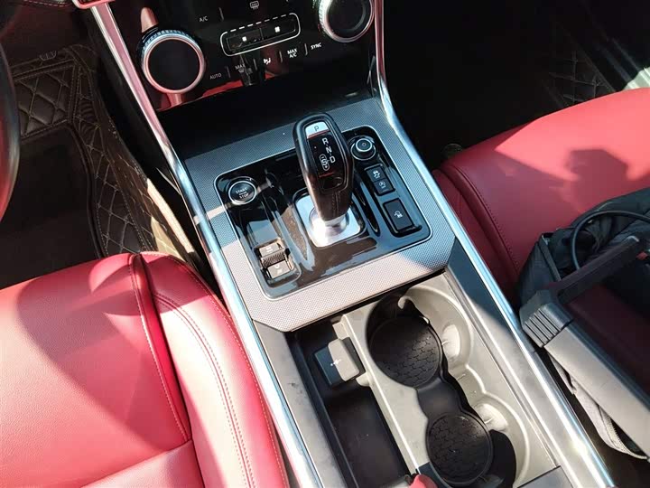 Фото 14 - Jaguar XE L