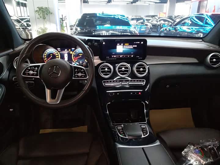 Фото 10 - Mercedes-Benz GLC-Class