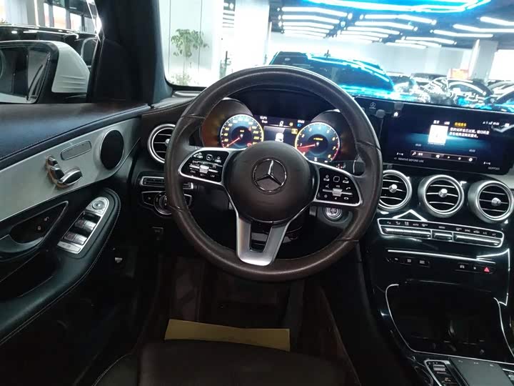 Фото 11 - Mercedes-Benz GLC-Class