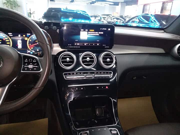 Фото 13 - Mercedes-Benz GLC-Class