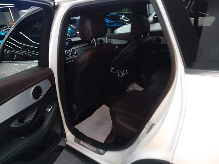 Фото 17 - Mercedes-Benz GLC-Class