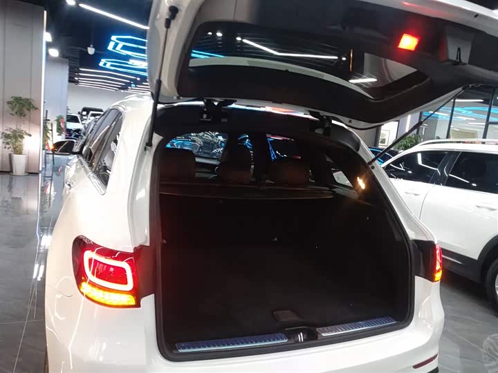 Фото 19 - Mercedes-Benz GLC-Class