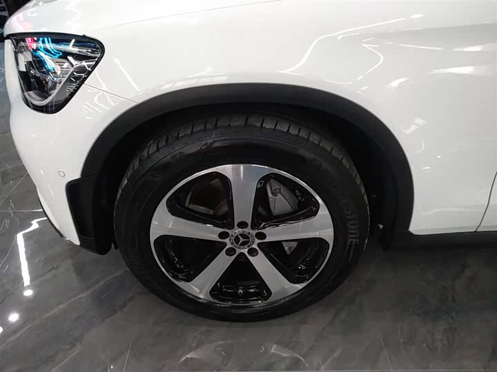 Фото 23 - Mercedes-Benz GLC-Class