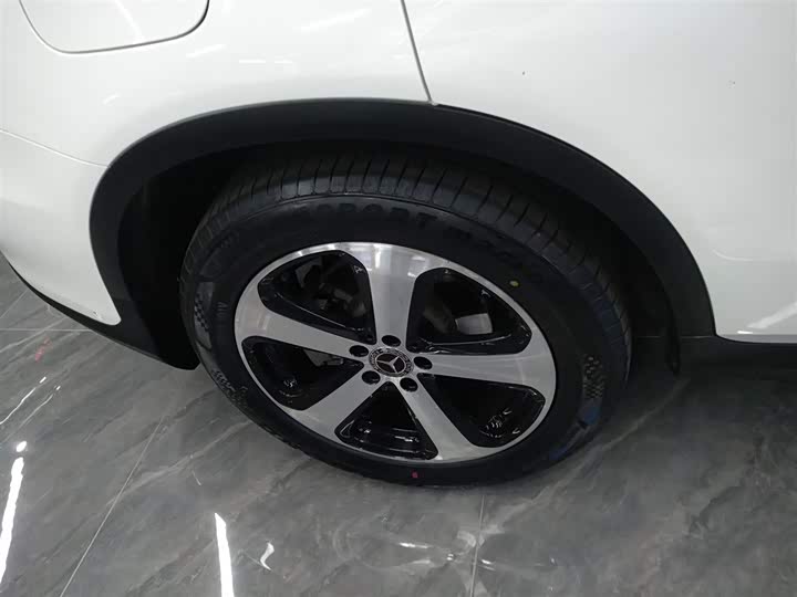 Фото 26 - Mercedes-Benz GLC-Class