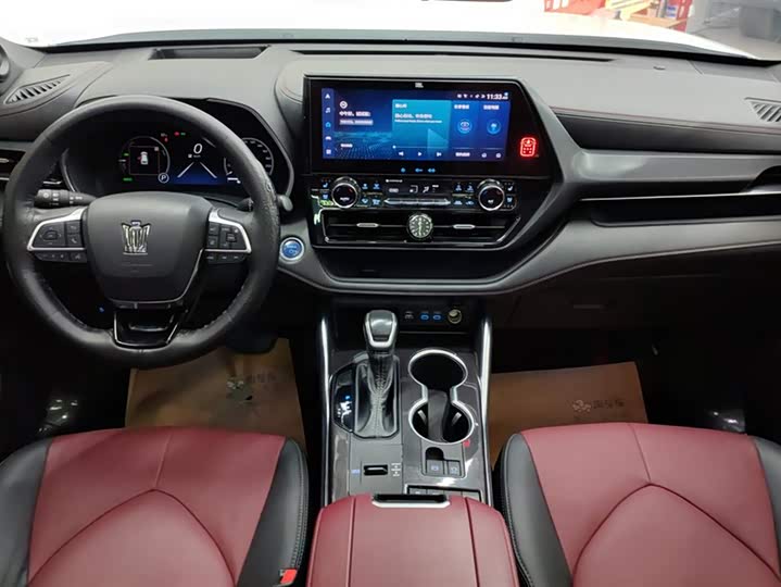 Фото 12 - Toyota Crown Kluger