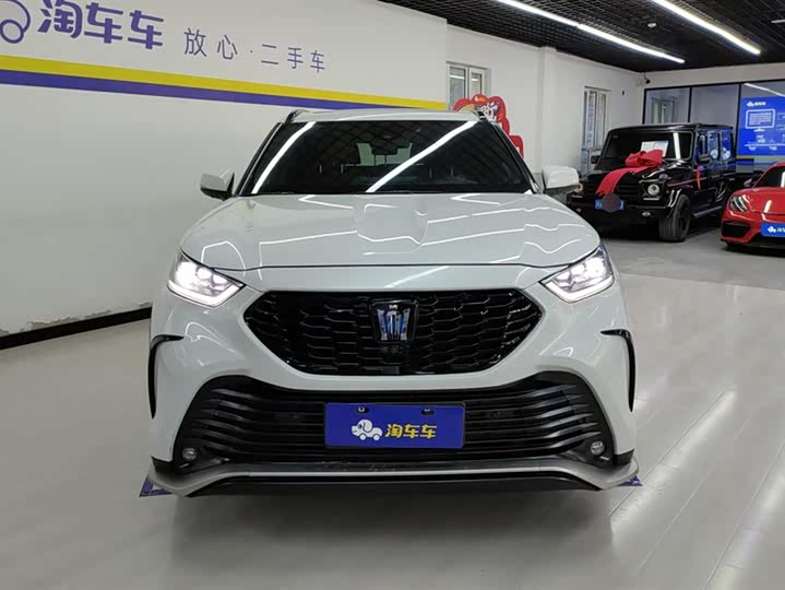 Фото 2 - Toyota Crown Kluger