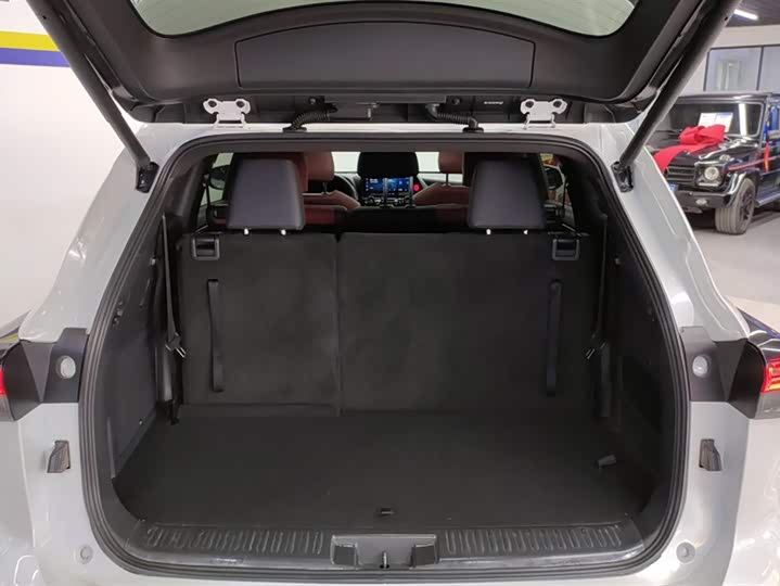 Фото 4 - Toyota Crown Kluger