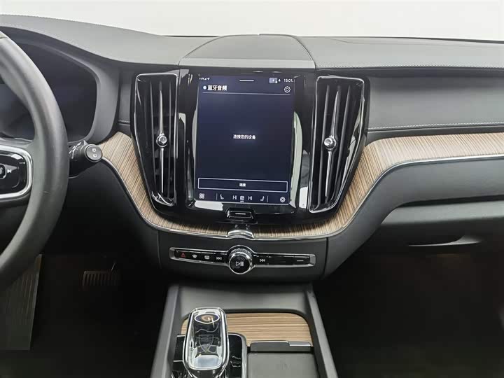 Фото 12 - Volvo XC60