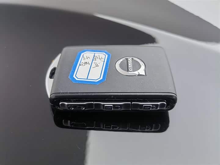 Фото 19 - Volvo XC60