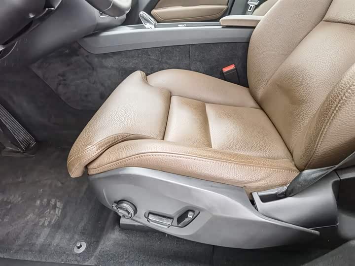 Фото 20 - Volvo XC60