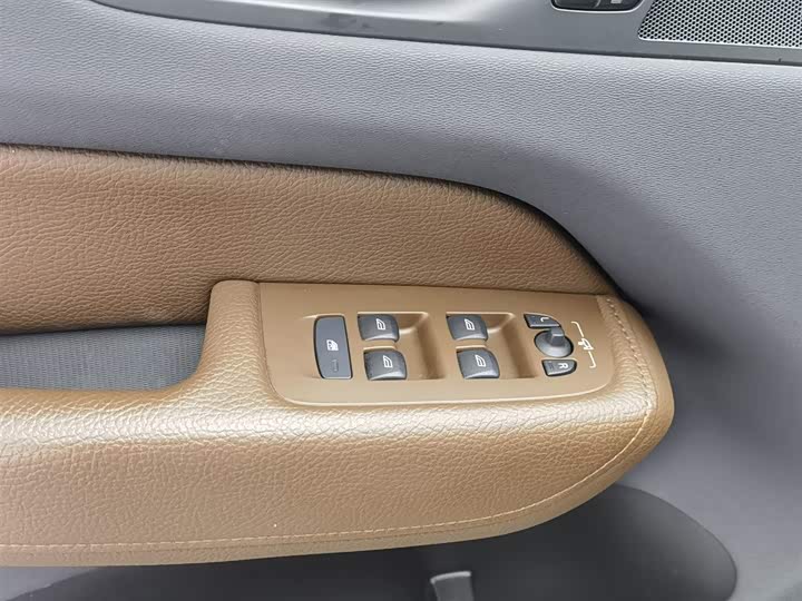 Фото 9 - Volvo XC60