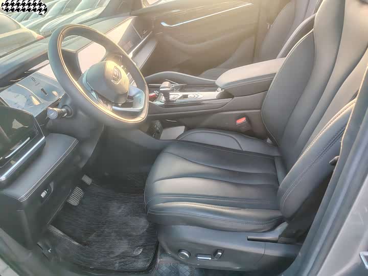 Фото 4 - Geely Monjaro