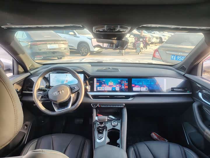 Фото 7 - Geely Monjaro