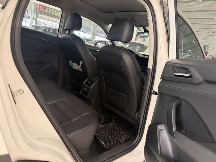 Фото 5 - Volkswagen Tharu