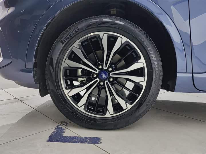 Фото 6 - Ford Escape