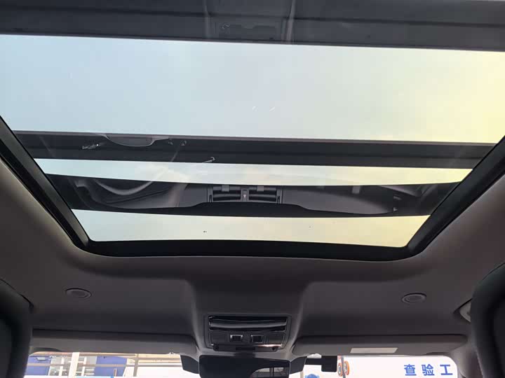 Фото 13 - Land Rover Defender