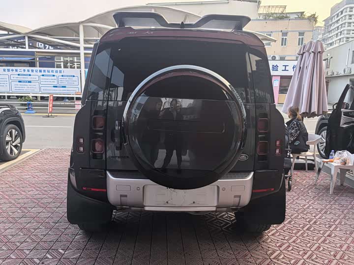 Фото 18 - Land Rover Defender