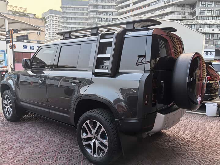 Фото 19 - Land Rover Defender