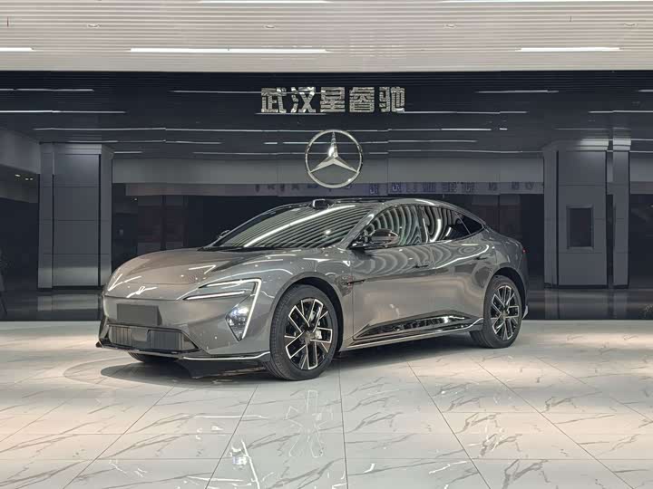 Фото 1 - Avatr 06