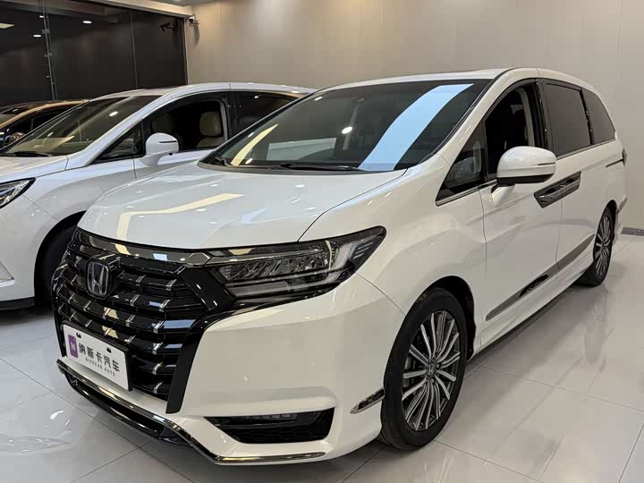 Фото 1 - Honda Elysion