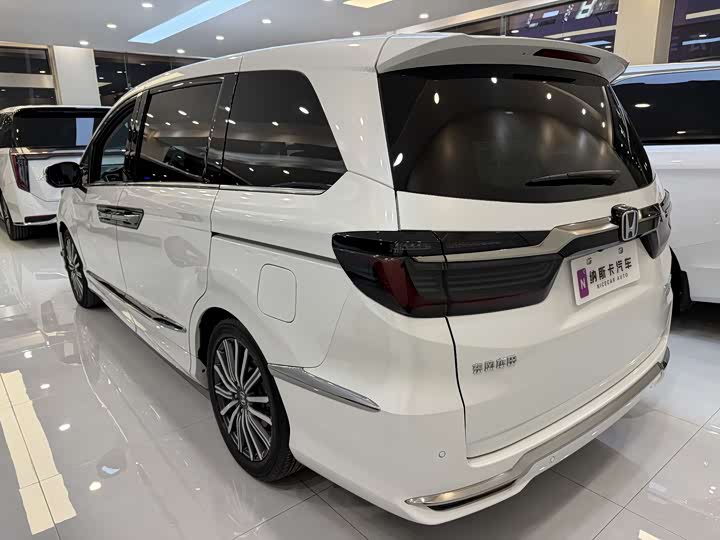 Фото 4 - Honda Elysion