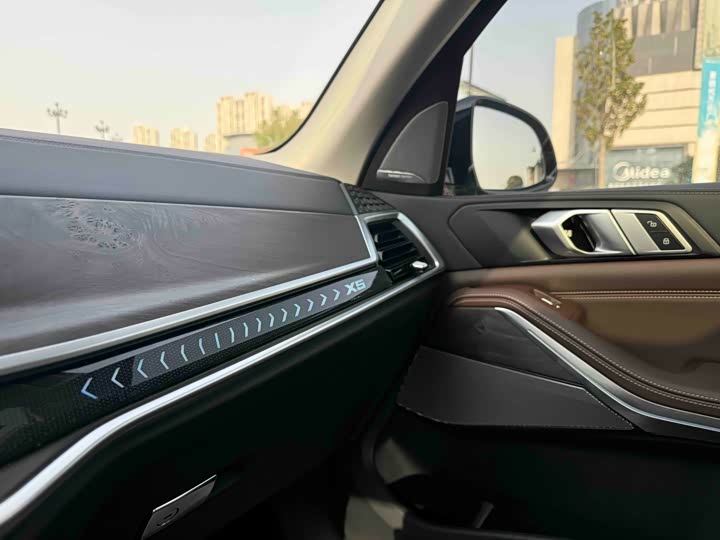 Фото 19 - BMW X5