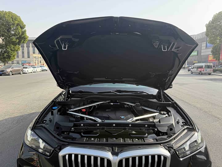 Фото 33 - BMW X5