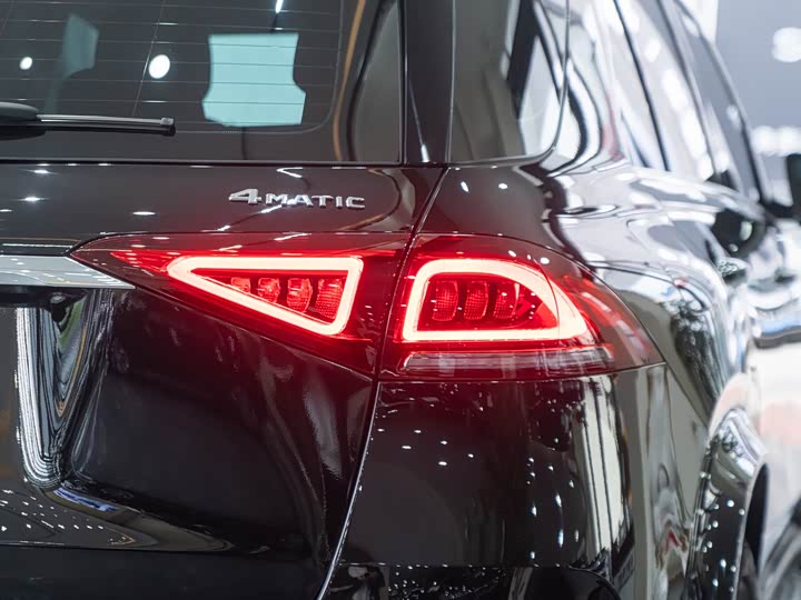 Фото 10 - Mercedes-Benz GLE-Class