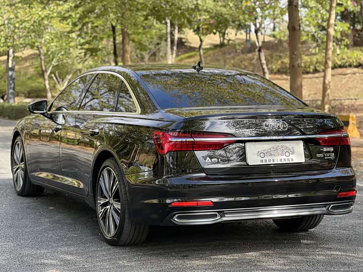 Фото 12 - Audi A6L