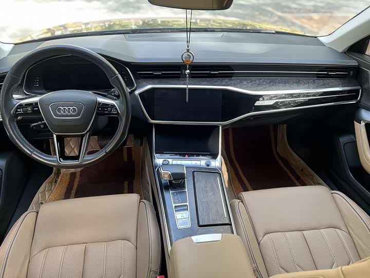 Фото 5 - Audi A6L