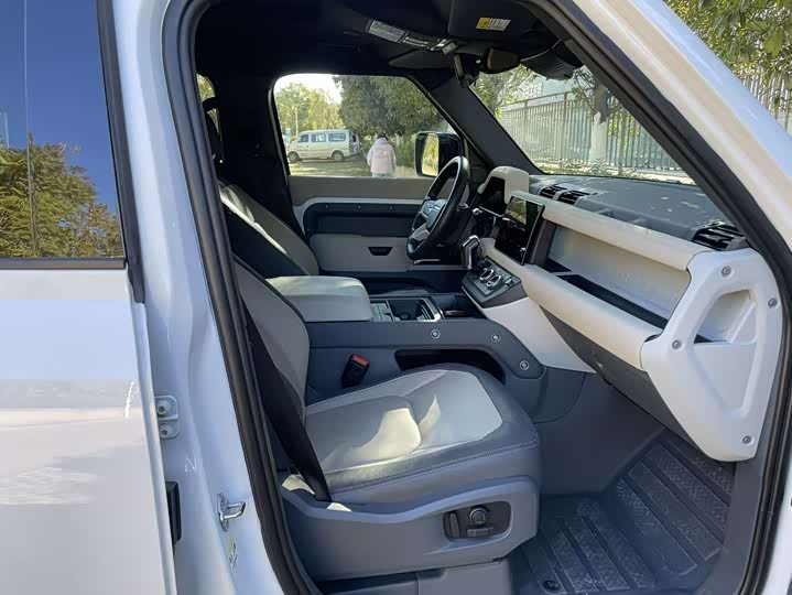 Фото 11 - Land Rover Defender