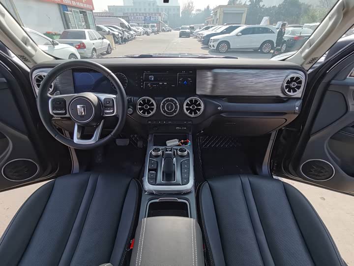 Фото 10 - Tank 300