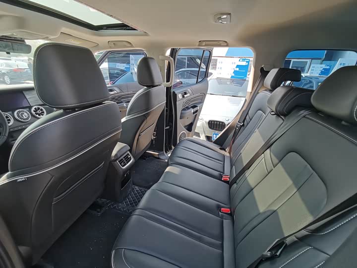 Фото 13 - Tank 300