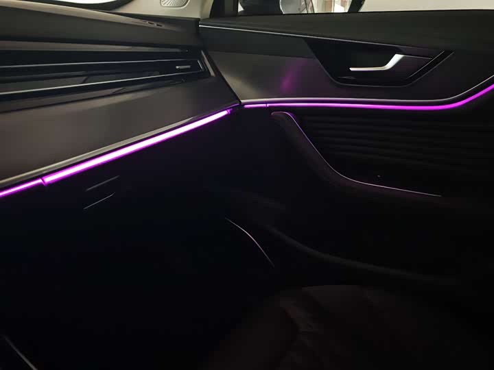 Фото 27 - Hongqi HS5