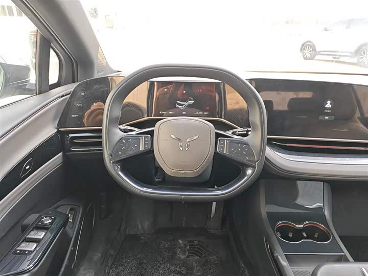 Фото 11 - Hongqi EH7