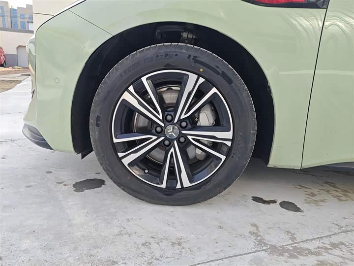 Фото 23 - Hongqi EH7