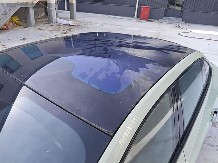 Фото 27 - Hongqi EH7