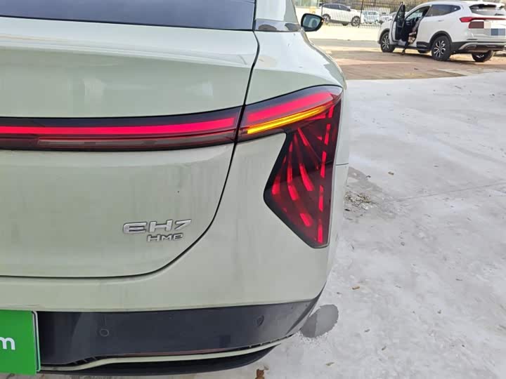 Фото 8 - Hongqi EH7