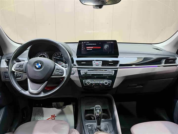 Фото 10 - BMW X1