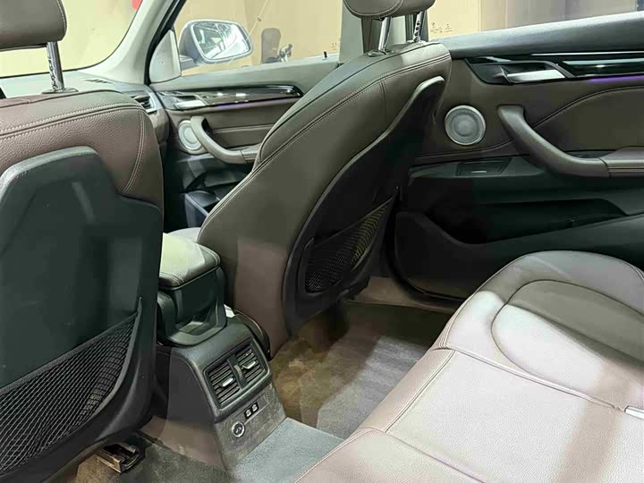 Фото 12 - BMW X1